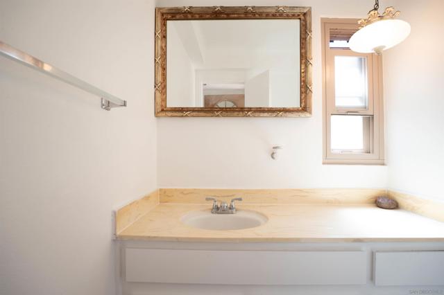 3942 Valeta St, San Diego CA: https://media.crmls.org/mediaz/0897fa9c-014e-43dc-9c72-579d61bad88d.jpg