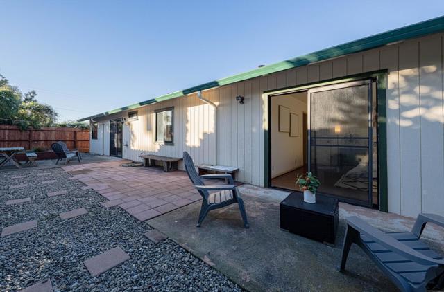 1524 Elm Avenue, Seaside CA: https://media.crmls.org/mediaz/0898c1b9-9539-4af7-be82-fb8277c4ddb6.jpg