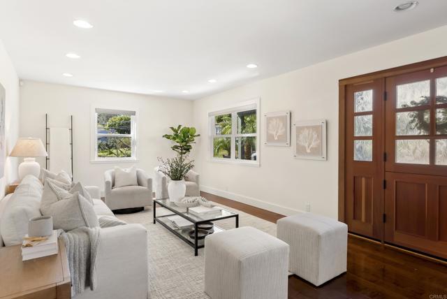 Detail Gallery Image 9 of 42 For 871 Tarento Dr, San Diego,  CA 92106 - 4 Beds | 3 Baths