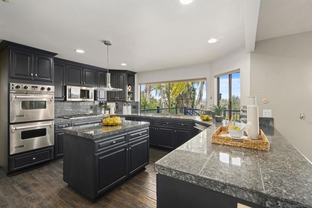 12916 Polvera Ave, San Diego CA: https://media.crmls.org/mediaz/089ad3ee-a899-436c-ac5c-bd9b19adb0ac.jpg
