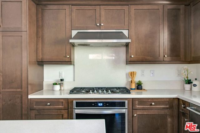 20659 W Beech Circle, Porter Ranch CA: https://media.crmls.org/mediaz/089ae2bd-08d3-4c96-8182-43c432a51765.jpg