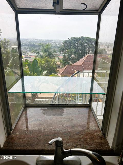 Detail Gallery Image 14 of 25 For 2346 Sunset Dr, Ventura,  CA 93001 - 3 Beds | 2 Baths