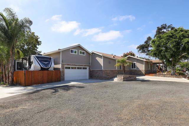 1687 Gecko Road, Vista CA: https://media.crmls.org/mediaz/089c6502-53a5-44e9-8c94-ac230ebcf6a1.jpg