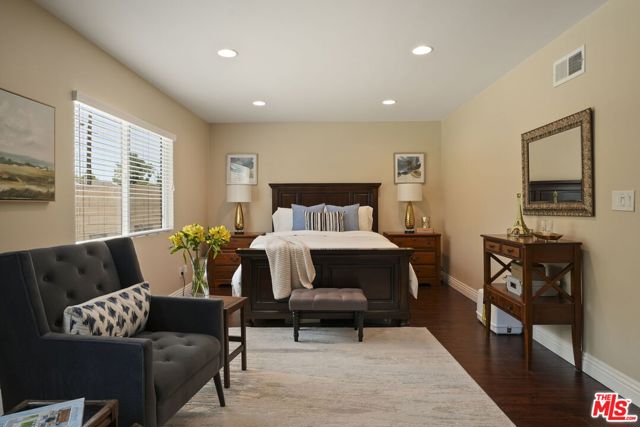 10501 Forbes Avenue photo 14