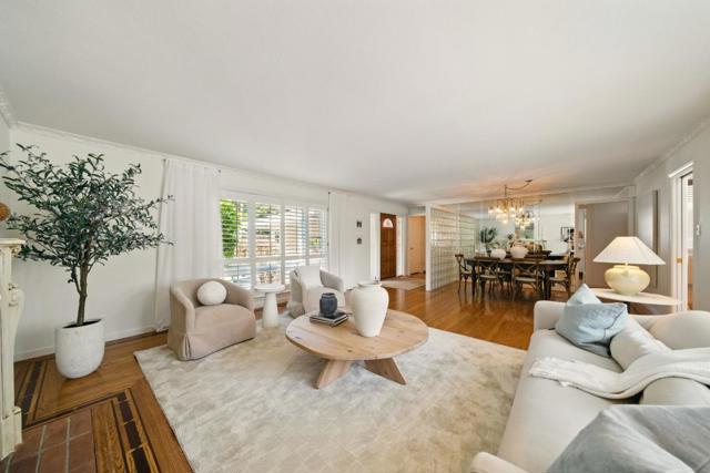 263 W Oakwood Boulevard, Redwood City CA: https://media.crmls.org/mediaz/089d8f7c-205d-4feb-a9dd-07b635e24a90.jpg
