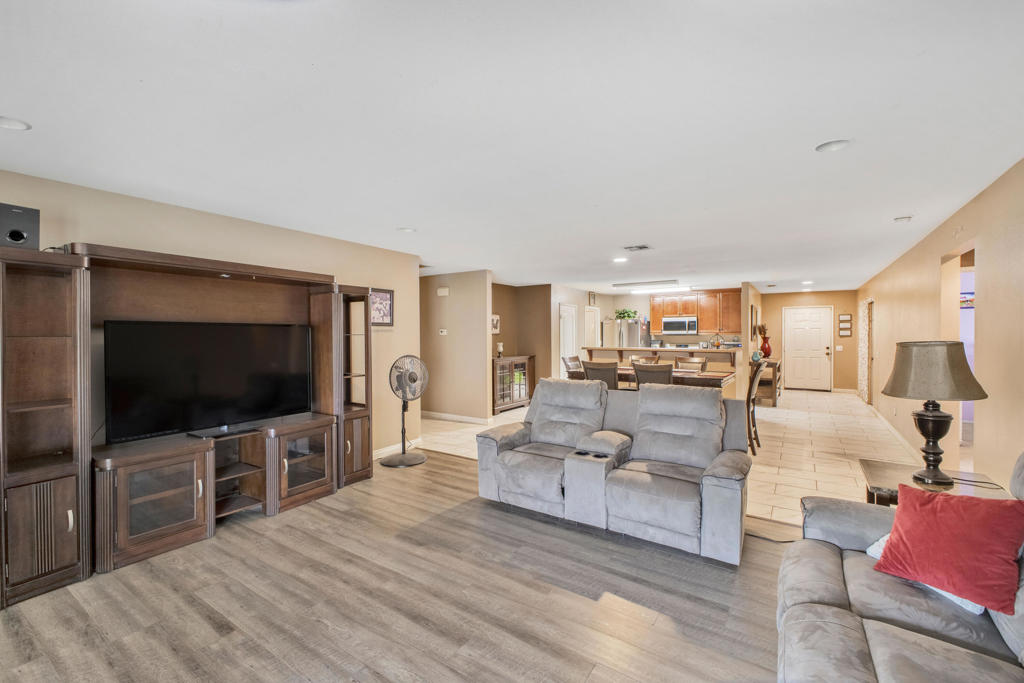 MLS #219137071DA image #9