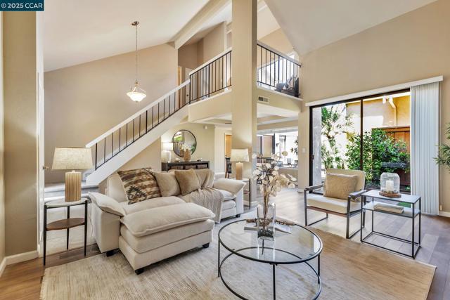 102 Northcreek Cir, Walnut Creek CA: https://media.crmls.org/mediaz/089e5180-0c6a-489a-9370-72784f41ddc5.jpg
