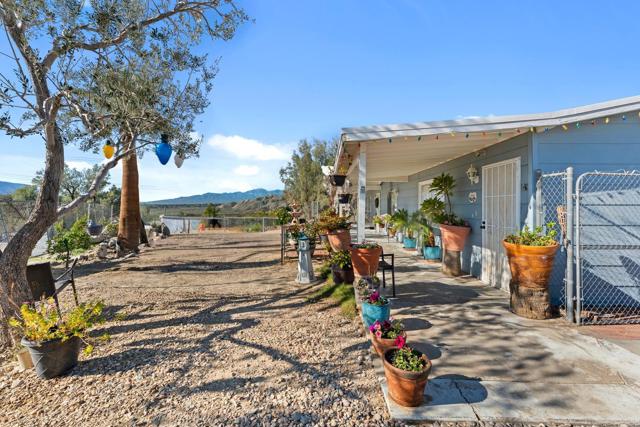 75760 Skyline Drive, Desert Hot Springs CA: https://media.crmls.org/mediaz/089f2db7-63a8-41a1-9bd4-a34a6d0566fa.jpg