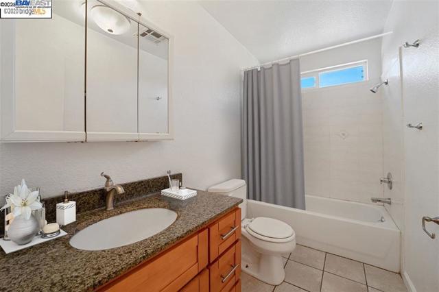 1547 N 23rd Ave., Oakland CA: https://media.crmls.org/mediaz/089f45f5-b952-4aa0-92a4-6fe25fff77d9.jpg