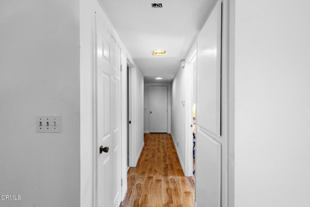 1461 Lexington Court, Camarillo CA: https://media.crmls.org/mediaz/089fb657-4517-4319-945a-2a69ad65d482.jpg