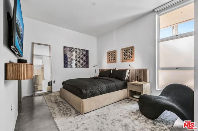 901 Hancock Avenue, West Hollywood CA: https://media.crmls.org/mediaz/08a0343e-198f-4ad9-b40c-516668d71b2a.jpg