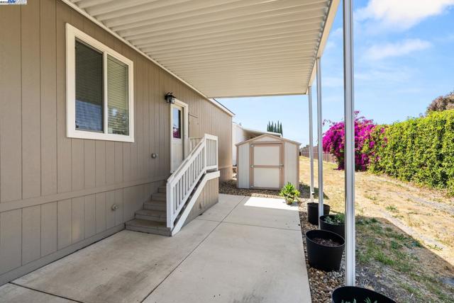 65 Pali, Pittsburg CA: https://media.crmls.org/mediaz/08a1847e-bd15-4a46-bab4-70276073c2c0.jpg