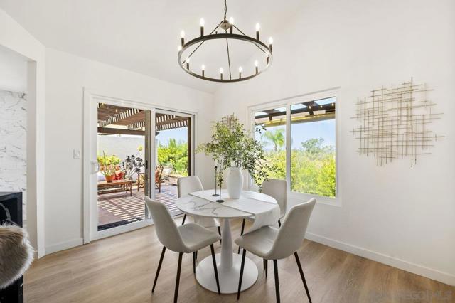 17676 Corte Sobrado, San Diego CA: https://media.crmls.org/mediaz/08a1b30f-e903-4709-9654-f1ec086b9f12.jpg