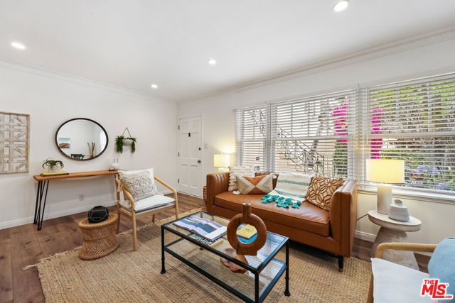 817 6th Street, Santa Monica CA: https://media.crmls.org/mediaz/08a1ecdf-35ad-4b82-8b0e-11c09b5dbb52.jpg