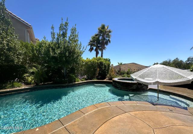 4984 Corral Street, Simi Valley CA: https://media.crmls.org/mediaz/08a1ee09-d3fb-4f3c-ba0e-a87599f8cb2b.jpg