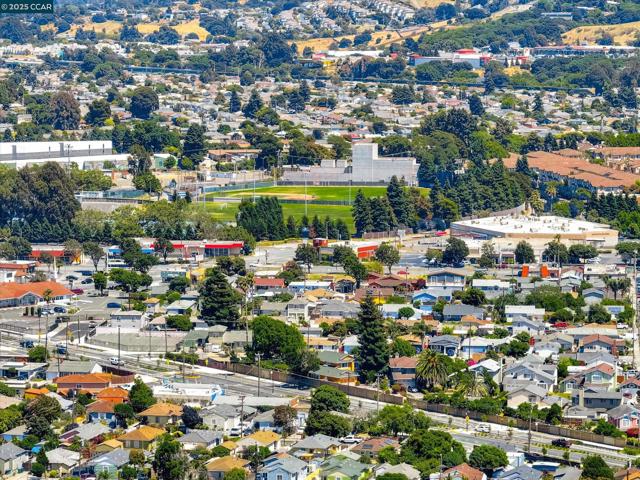 2518 Manchester Ave, San Pablo CA: https://media.crmls.org/mediaz/08a26586-e3af-4880-9fb3-acf58ccc55dc.jpg