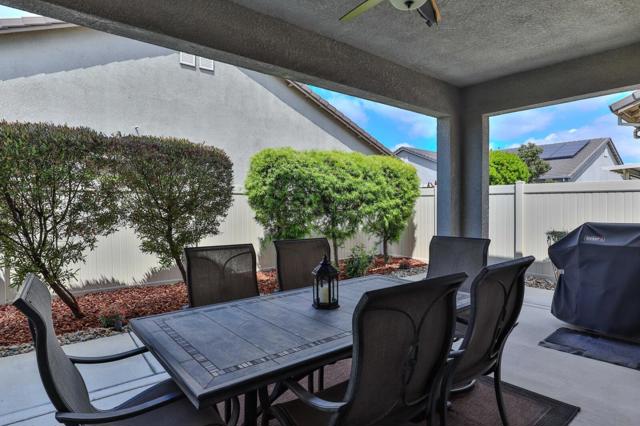 2671 Glen Echo Lane, Manteca CA: https://media.crmls.org/mediaz/08a289b6-8bb6-41bf-8032-f1b40bfd32a3.jpg