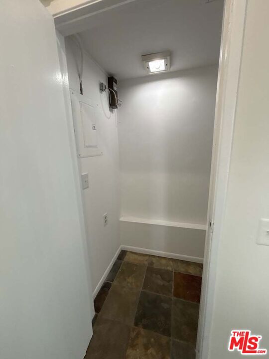 915 Broadway Street, Venice CA: https://media.crmls.org/mediaz/08a2b17d-418c-4115-9a45-c34e6082a1dd.jpg