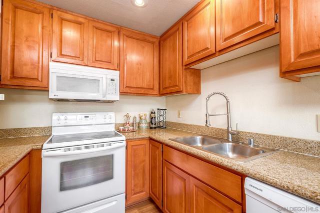 3557 Kenora Drive, Spring Valley CA: https://media.crmls.org/mediaz/08a35946-cd76-455c-a404-ddec010cc631.jpg