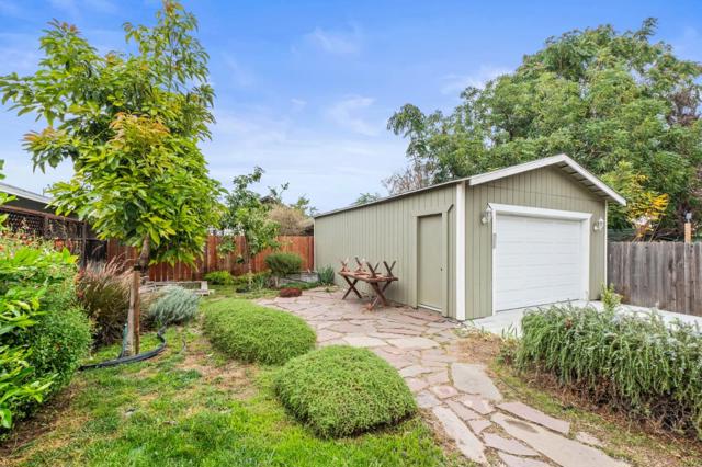 816 N 13th Street, San Jose CA: https://media.crmls.org/mediaz/08a3773a-b2a8-4c23-b342-d8211439d835.jpg