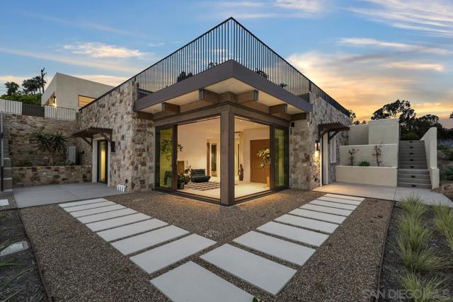 4728 El Aspecto, Rancho Santa Fe CA: https://media.crmls.org/mediaz/08a39ac3-2707-46dc-aec0-a6e84cbe9ab0.jpg
