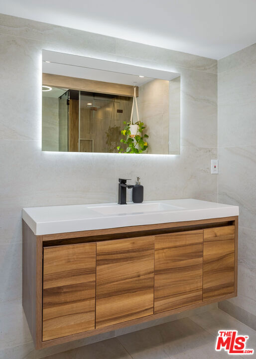 4734 La Villa Marina, Marina del Rey CA: https://media.crmls.org/mediaz/08a3d1c8-c776-4bb6-9284-c0fb386bda82.jpg