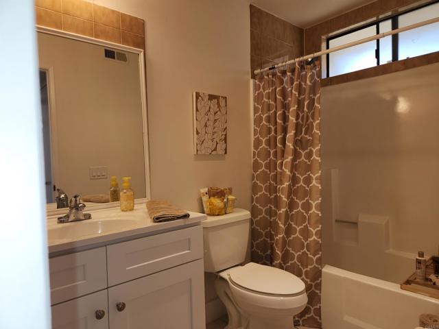 Detail Gallery Image 18 of 27 For 2926 Alwood Ct, Spring Valley,  CA 91978 - 2 Beds | 2 Baths