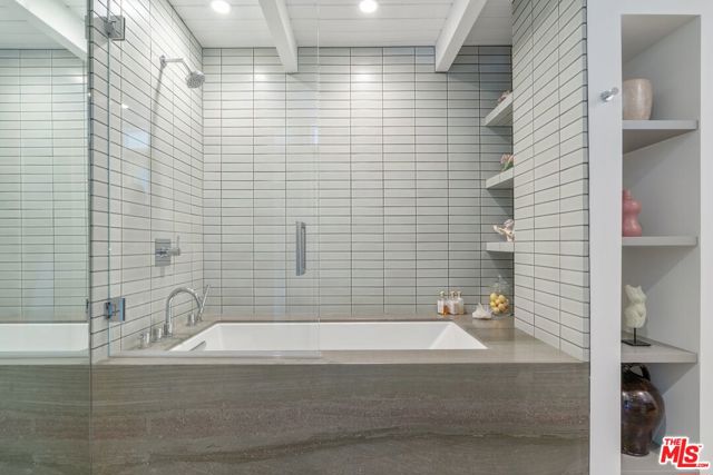 2179 Mandeville Canyon Road, Los Angeles CA: https://media.crmls.org/mediaz/08a4188b-9b40-4cb1-9002-a479e1d2aa7e.jpg