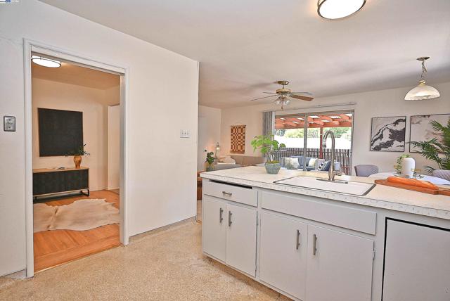 2081 Strang Ave, San Leandro CA: https://media.crmls.org/mediaz/08a44dcf-0e2c-42d1-97ed-cd5da4763a0e.jpg