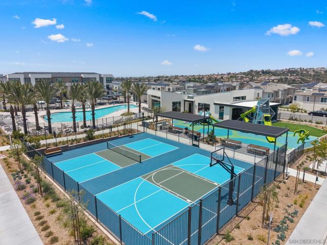 792 Vada St, Chula Vista CA: https://media.crmls.org/mediaz/08a45e66-3f1a-4b0d-9685-20289c5119fa.jpg