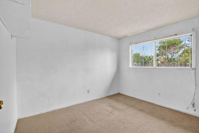 290 Zurich, Watsonville CA: https://media.crmls.org/mediaz/08a5791a-46e9-44e4-8bb6-165338c1cffc.jpg