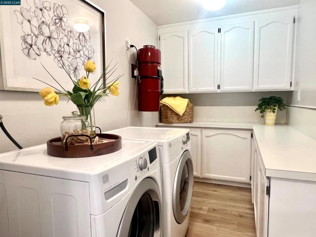 130 Hillcroft Way, Walnut Creek CA: https://media.crmls.org/mediaz/08a625fc-78e1-4ea3-a26b-5d3bf907b1cf.jpg