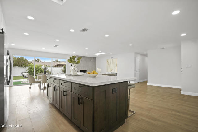 174 Wendy Drive, Thousand Oaks CA: https://media.crmls.org/mediaz/08a6b7b8-faa0-4f2b-a6c0-55e041c92554.jpg