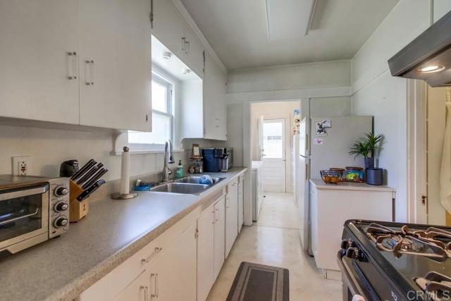 4209 21 3rd Avenue, San Diego CA: https://media.crmls.org/mediaz/08a71f5f-4b2a-4e3b-983f-597eb439c875.jpg