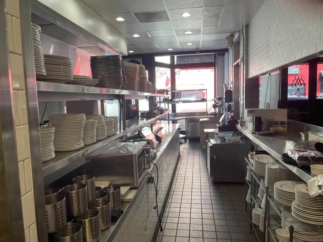 Image 6 of 60 For 527 F Street
