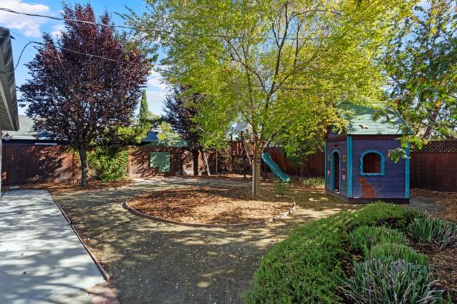 2627 Ohio Avenue, Redwood City CA: https://media.crmls.org/mediaz/08a823ee-6d32-4b31-bfd2-b003dc6666c5.jpg