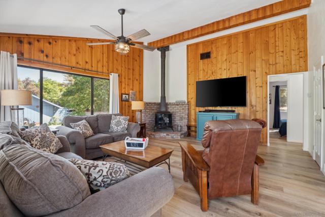 2616 Bonita Vista, Julian CA: https://media.crmls.org/mediaz/08a8e57e-1312-44fd-b2a6-05c330038ce2.jpg