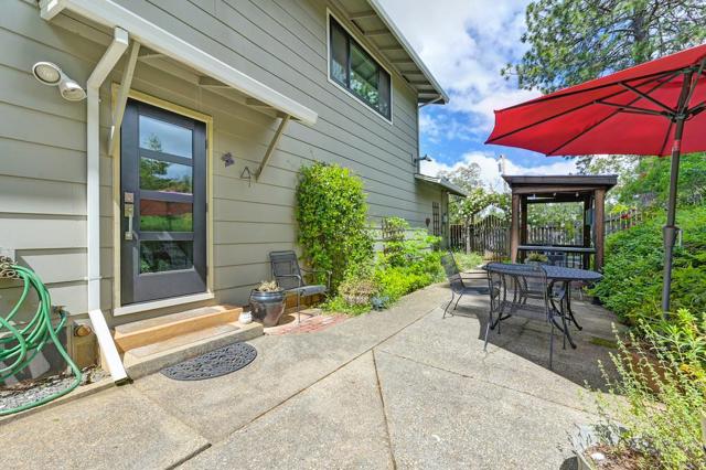 2640 Gayle Lane, Auburn CA: https://media.crmls.org/mediaz/08a8f8e6-2f68-4b26-a8b7-4b09a85016f3.jpg