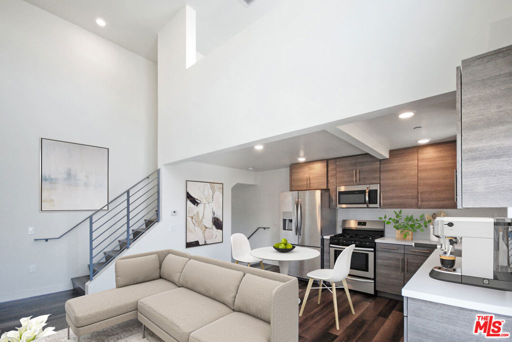 3667 Mentone Avenue #5
