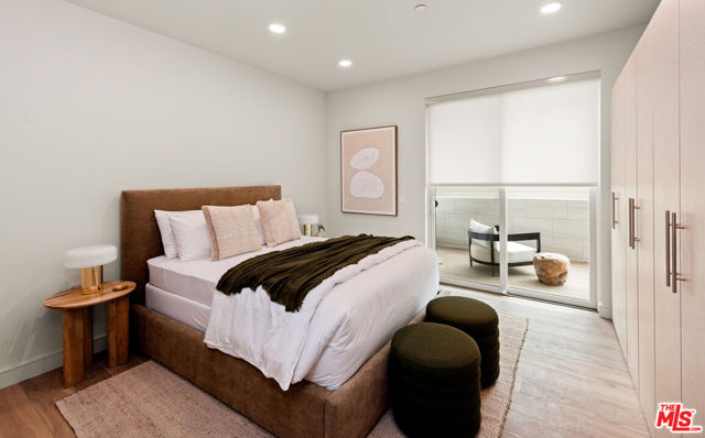 Drew Fenton | 505 S Barrington Avenue Los Angeles CA | MLS: 7082117