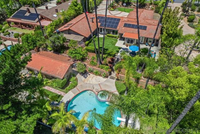 13627 Poway Springs Rd, Poway CA: https://media.crmls.org/mediaz/08a967a3-178e-4ba3-9570-a498c4675fec.jpg