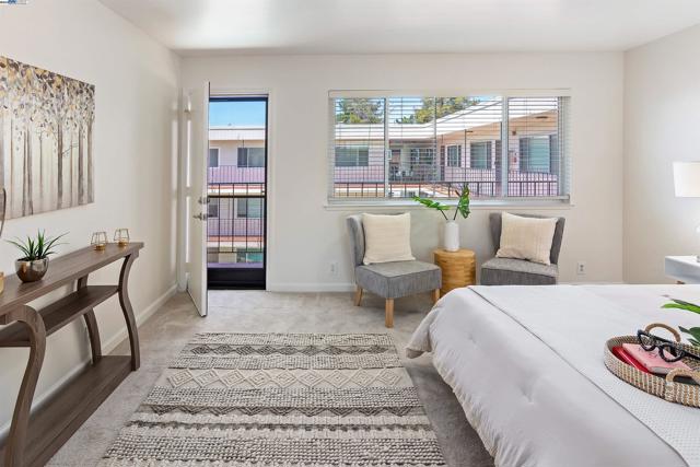 2133 Santa Clara Ave, Alameda CA: https://media.crmls.org/mediaz/08a9a75e-f75e-4feb-abd9-74955d1a0d91.jpg