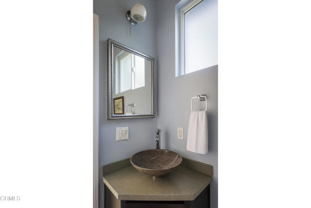 Detail Gallery Image 35 of 48 For 475 Rustic Dr, Los Angeles,  CA 90065 - 3 Beds | 3/1 Baths