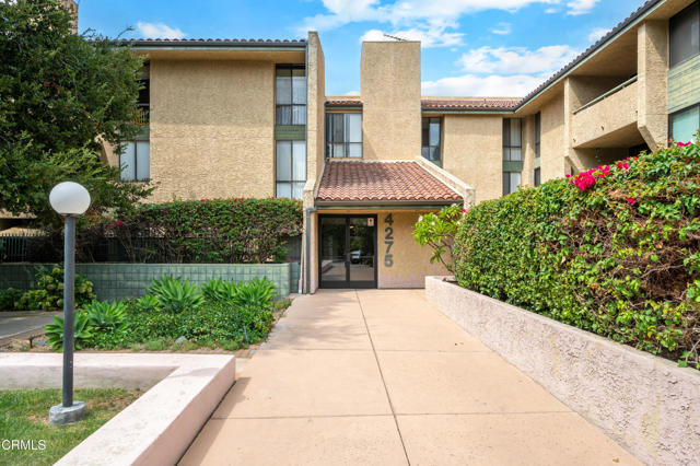 Detail Gallery Image 2 of 41 For 4275 via Arbolada #209,  Los Angeles,  CA 90042 - 3 Beds | 2 Baths