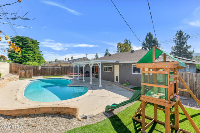 2141 Fitzgerald Road, Simi Valley CA: https://media.crmls.org/mediaz/08aa7126-dcd9-42d3-93ff-035885b75ef2.jpg
