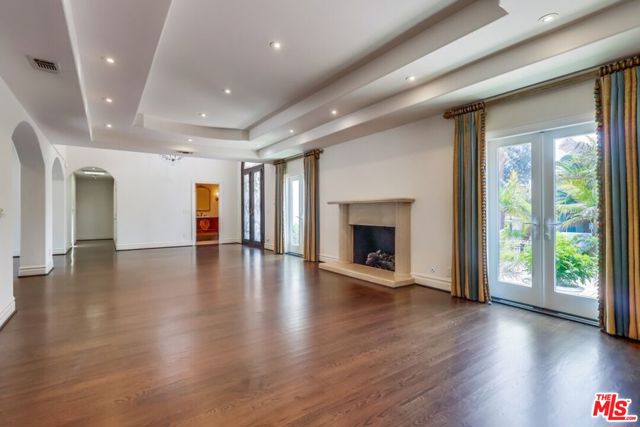 114 S Layton Drive, Los Angeles CA: https://media.crmls.org/mediaz/08aae174-389a-4281-8873-9757e4c5417e.jpg