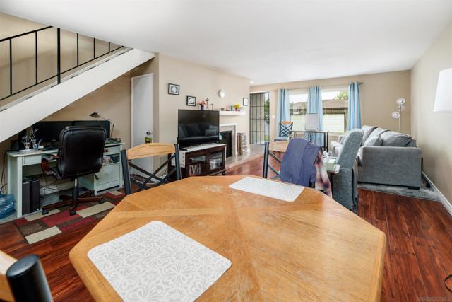 982 E Main St, El Cajon CA: https://media.crmls.org/mediaz/08abb6b0-e0f9-4a80-b93c-be1eccd1f7ca.jpg