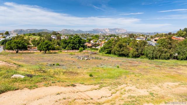 0 Calle De Buena Fe, El Cajon CA: https://media.crmls.org/mediaz/08abeff1-abe1-4c46-9dee-35c055124698.jpg