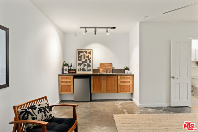 1741 Pier Avenue, Santa Monica CA: https://media.crmls.org/mediaz/08accdaf-661d-4a0f-87cb-4c712e545038.jpg