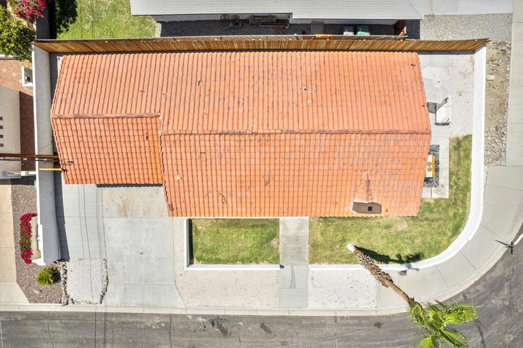 https://media.crmls.org/mediaz/08ad12e0-4c04-4adf-ab76-3df6f2096f29.jpg?preset=X-Large